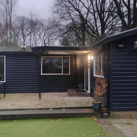 Relaxed In Op De Veluwe Chalet Putten